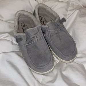 Womens Hey Dude Shoes Grey Corduroy with Fur Lining Size 7